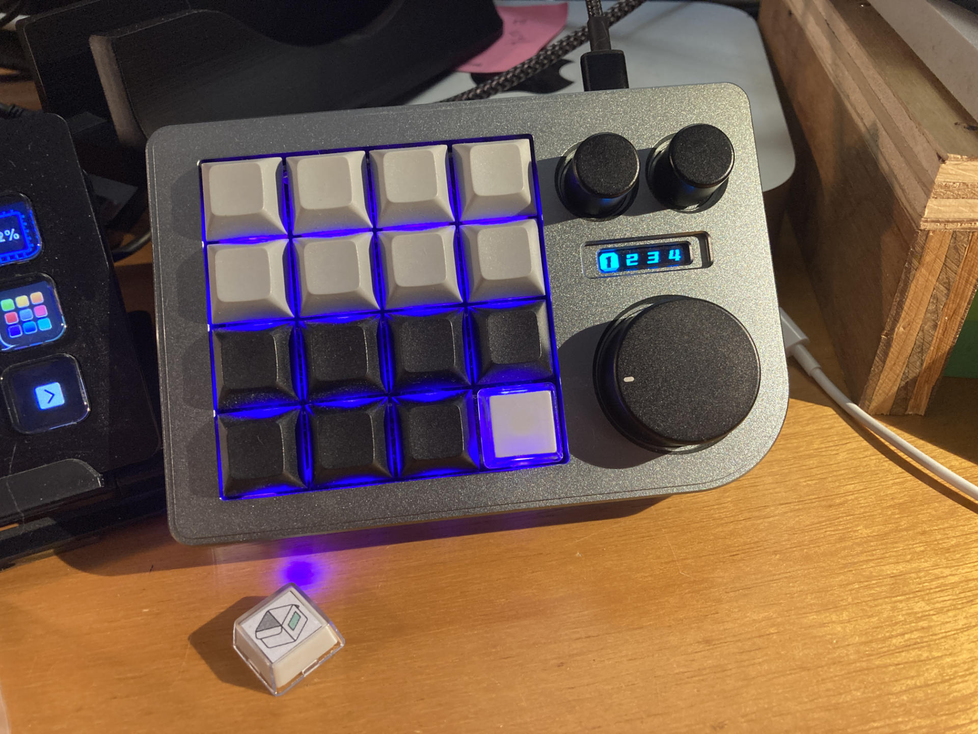 A Megalodon Macro Pad that sucks